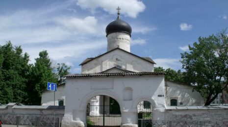 Вид на церковь Косьмы и Дамиана с Примостья со здания института